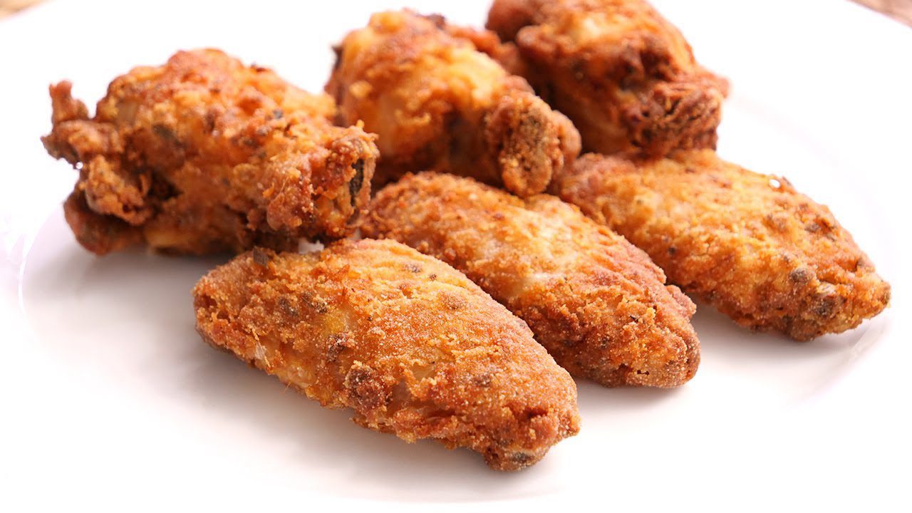 alitas de pollo crujientes y doradas