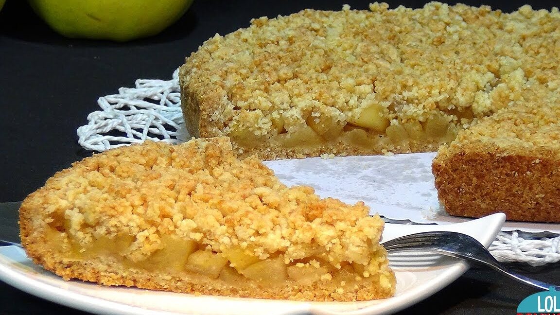 Receta original del crumble de manzana: ¡delicioso y fácil de hacer! 1 delicioso crumble de manzana recien horneado