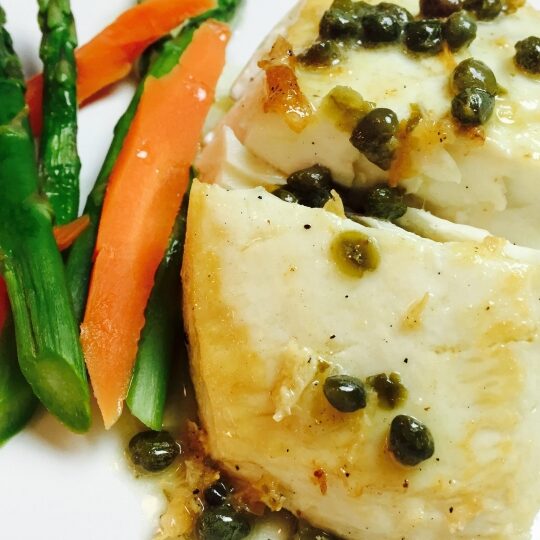 Delicioso filete de pescado en salsa de ostión: ¡Un plato gourmet en tu mesa!