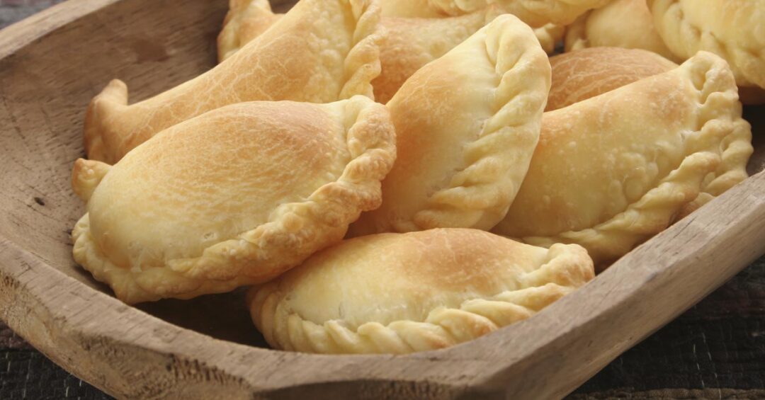 empanadas de harina de coco caseras y apetitosas