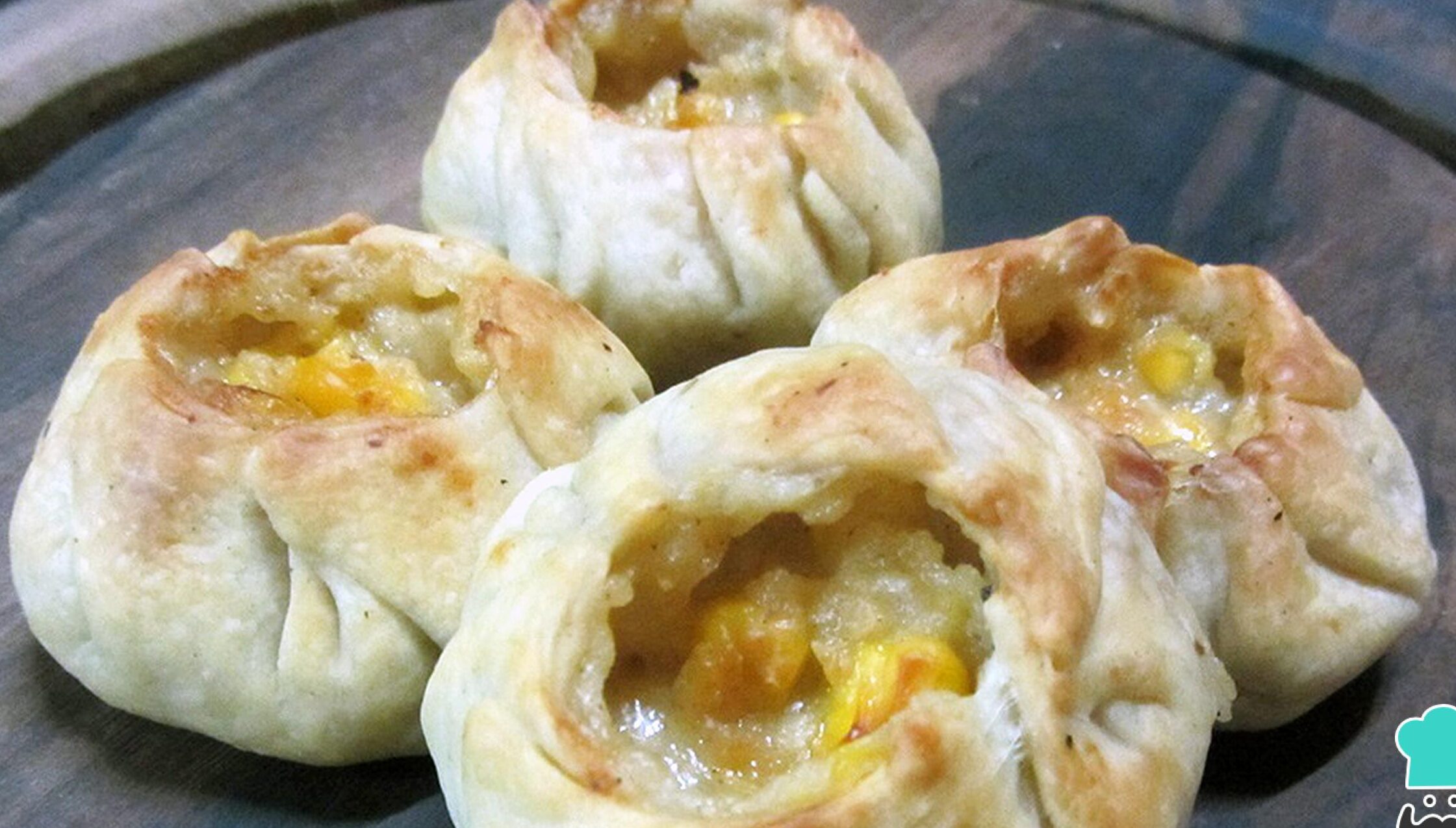 empanadas de humita y queso derretido