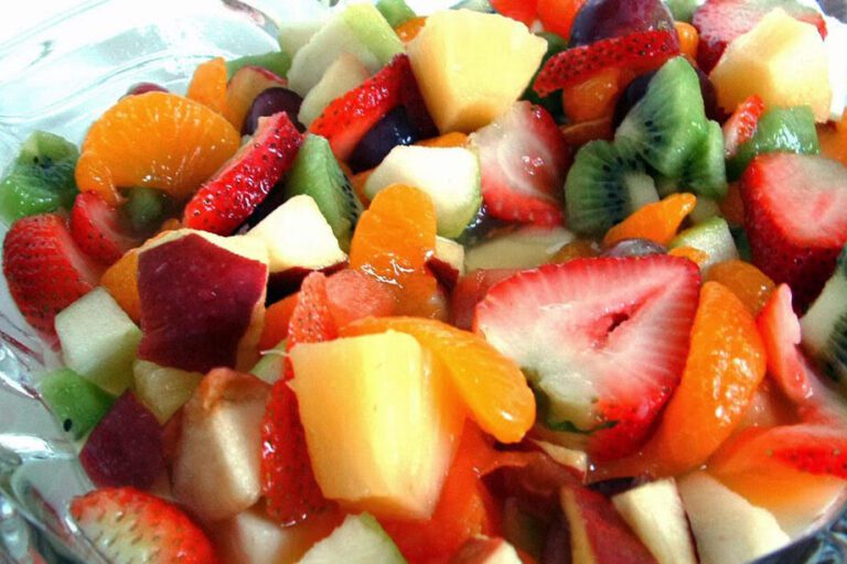 Ensalada de frutas a la argentina: la perfecta combinación de sabores frescos 31 Ensalada de frutas a la argentina: la perfecta combinación de sabores frescos