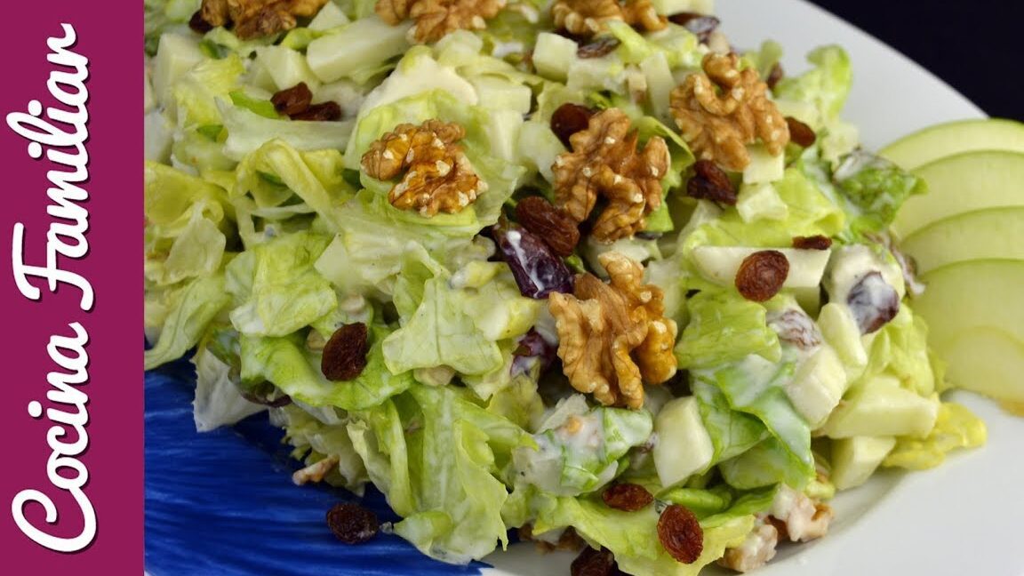 ensalada waldorf con manzanas y nueces