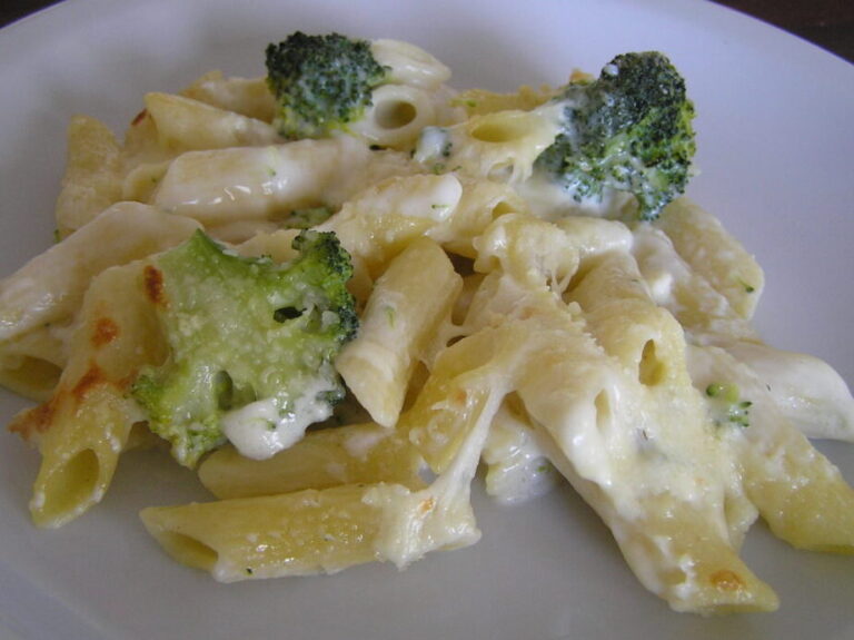 Fideos con brócoli y salsa blanca: receta saludable y deliciosa