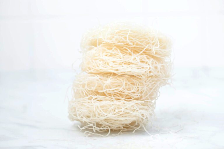 Cómo cocinar fideos de arroz y cuánto tiempo necesitan