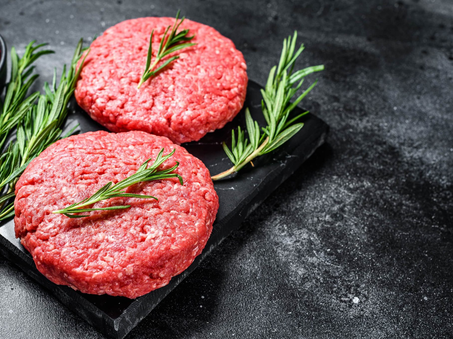 hamburguesa casera con carne picada fresca