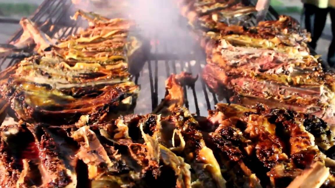 imagen de un asado criollo argentino