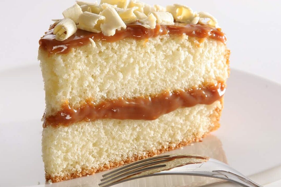 imagen de una torta con dulce de leche