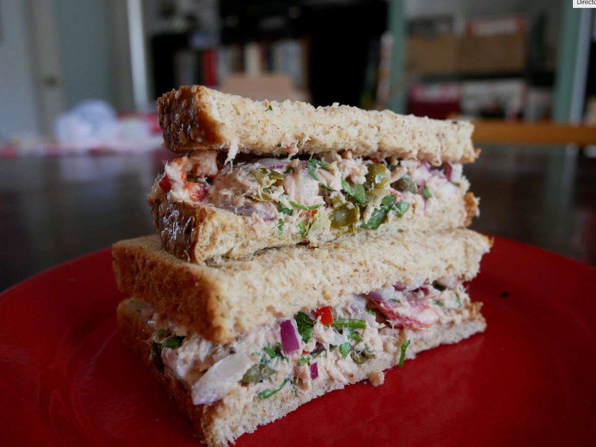 imagen sandwich de atun fresco y delicioso