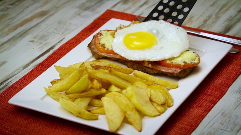Cómo preparar milanesa napolitana con papas fritas y huevo frito 7 Cómo preparar milanesa napolitana con papas fritas y huevo frito