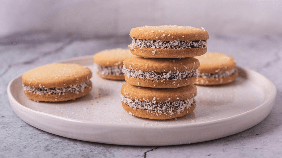 monton de postres de chocolate con leche argentino