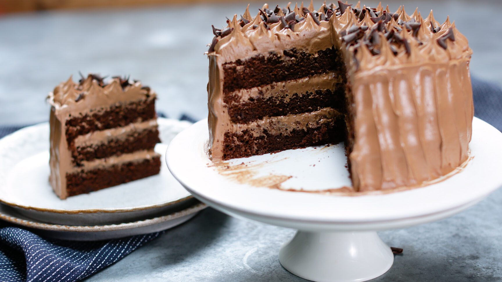 Deliciosa mousse para torta: aprende cómo hacerla en pocos pasos 1 mousse de chocolate sobre una torta