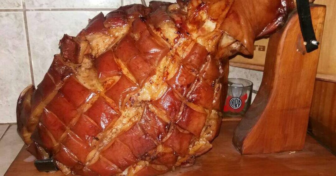 Receta de pata de cerdo flambeada: fácil y deliciosa 1 pata de cerdo flambeada en llamas