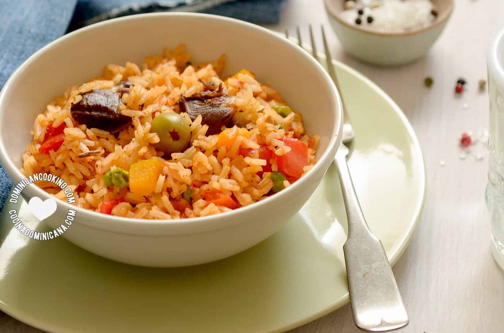 plato de arroz con mollejas de pollo