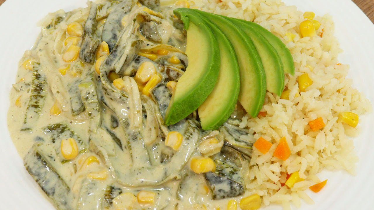 plato de rajas con crema y elote