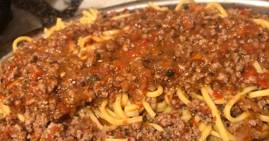 plato de tuco con carne picada argentino