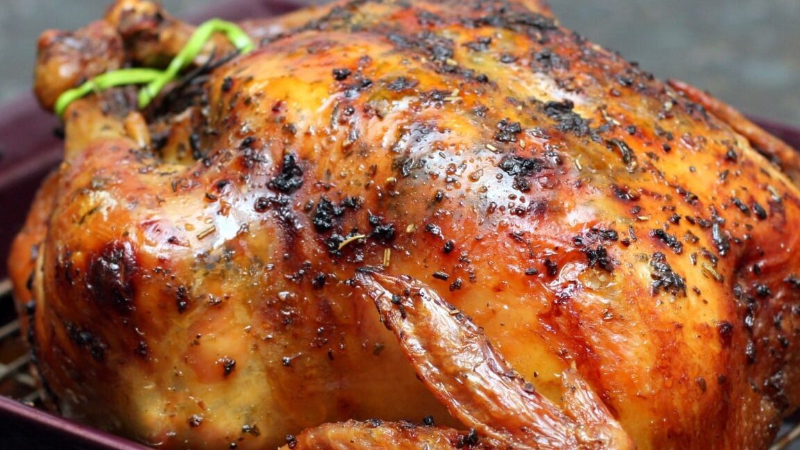 pollo a la sal dorado y jugoso