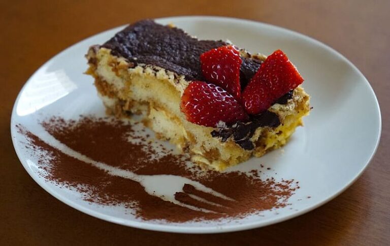 Postre Borracho: Un Delicioso y Atrevido Final para tu Cena 6 Postre Borracho: Un Delicioso y Atrevido Final para tu Cena