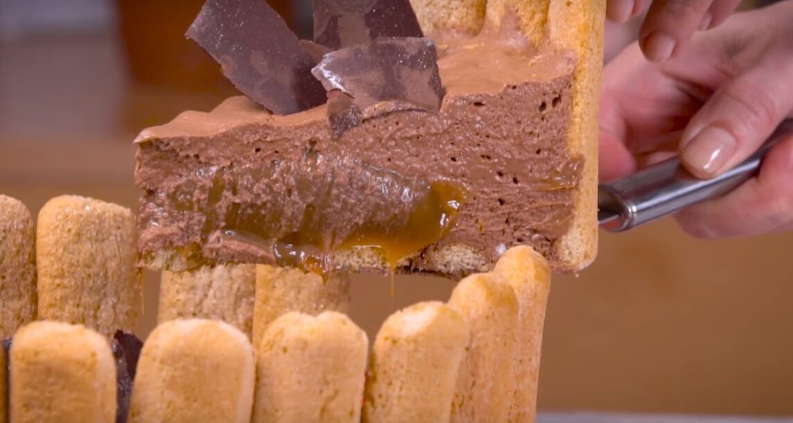 Tentación argentina: postre de vainillas con mousse de dulce de leche 1 postre tentador con vainillas y dulce de leche