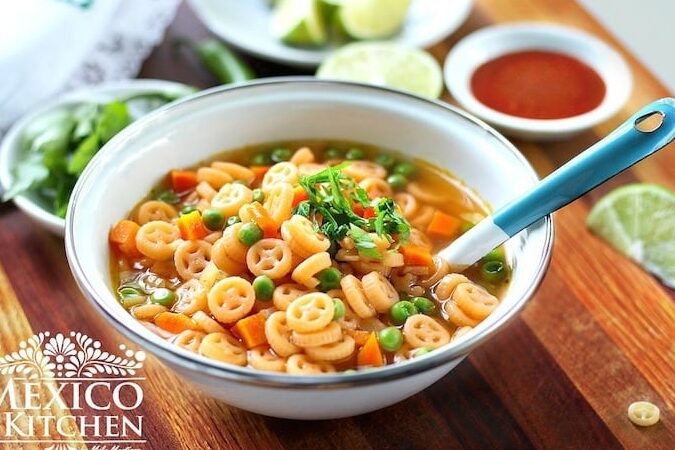 sopa de verduras en pan una deliciosa y original forma de disfrutar tus vegetales 1