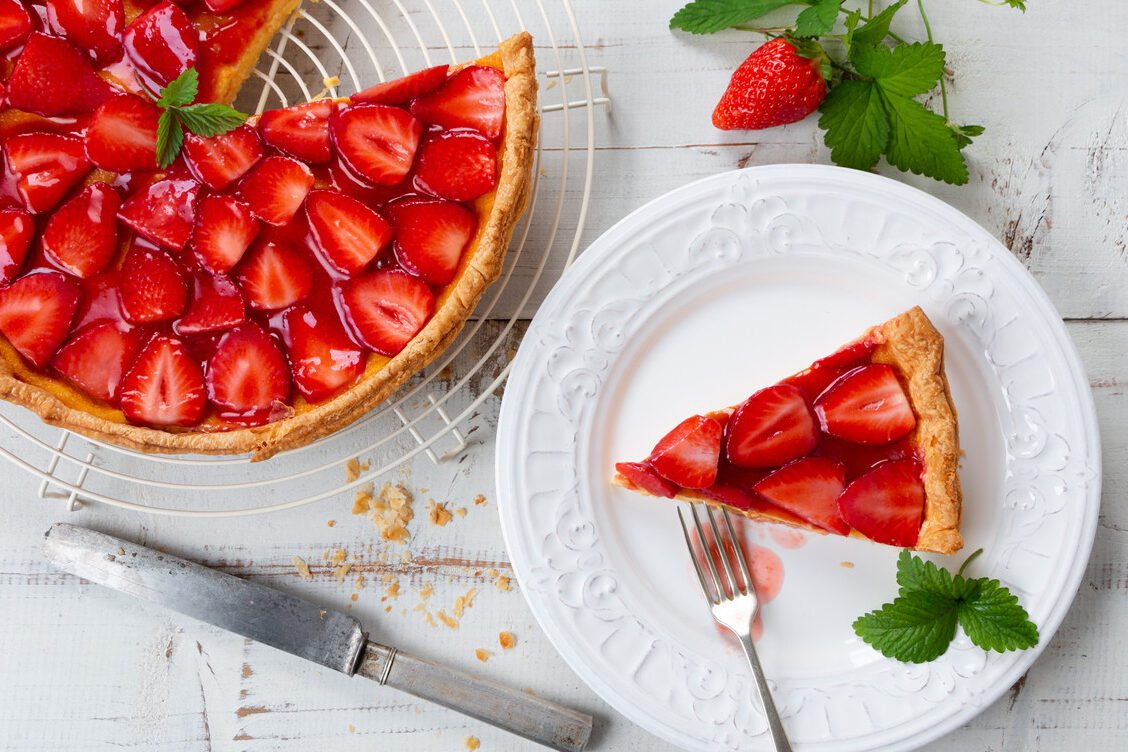tarta de frutilla fresca y colorida