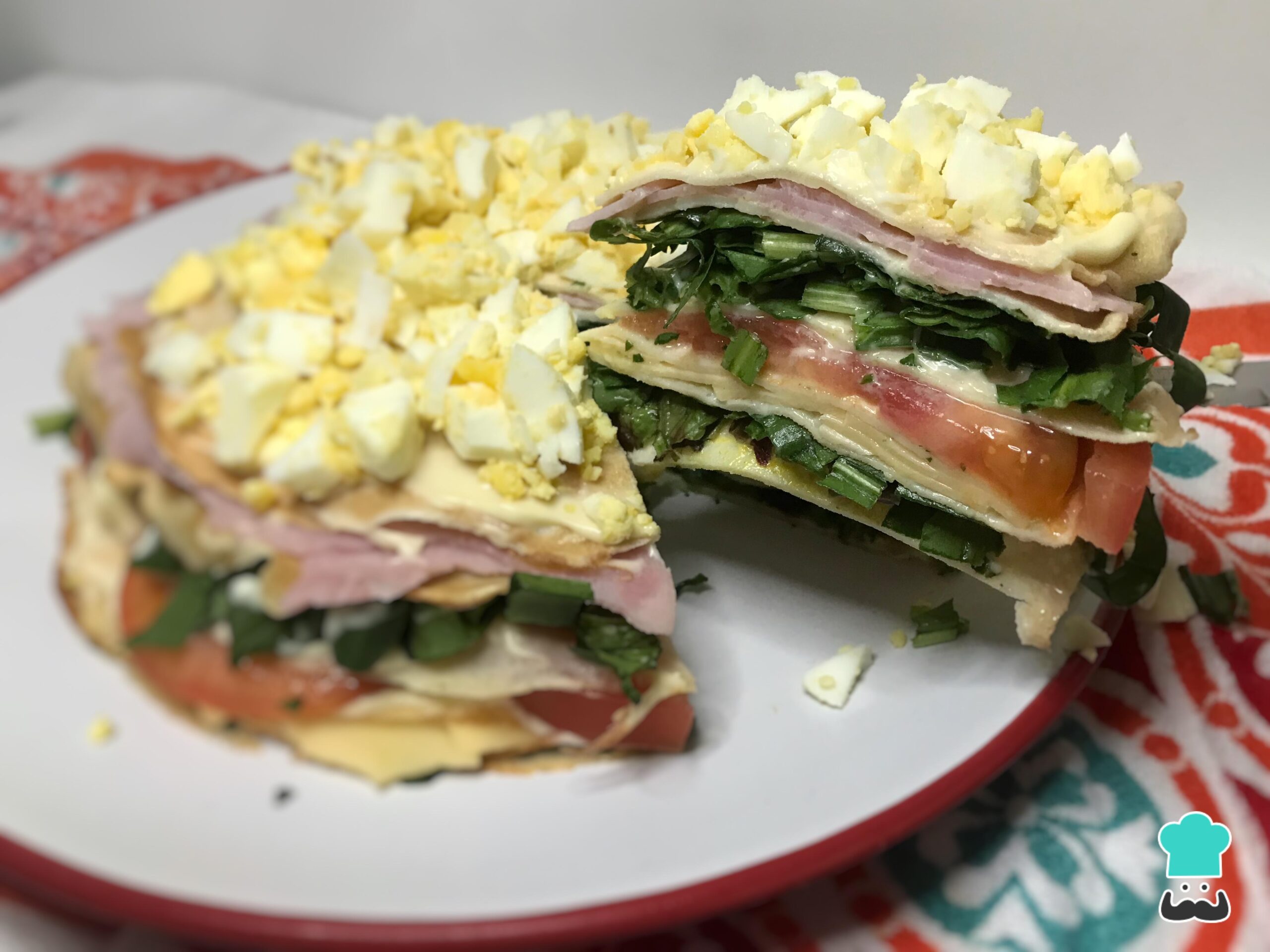 torre de panqueques salada con relleno scaled