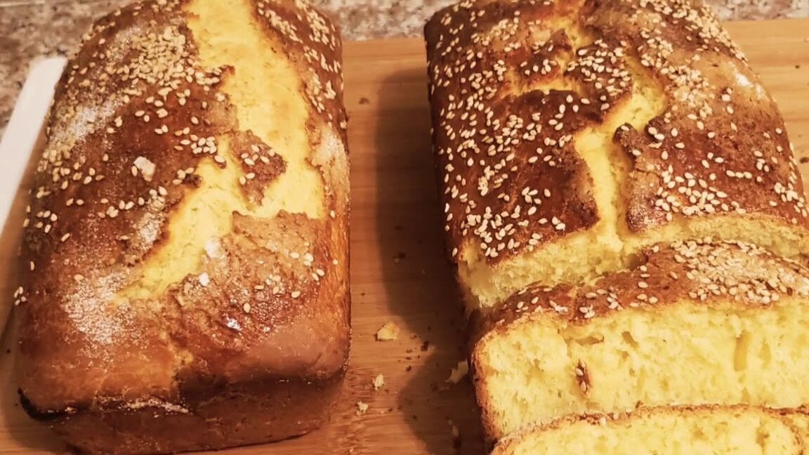 torta de yemas de huevo casera y dulce