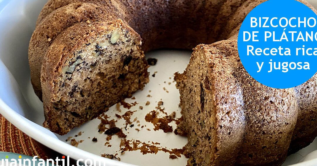 un bizcocho de banana recien horneado y esponjoso