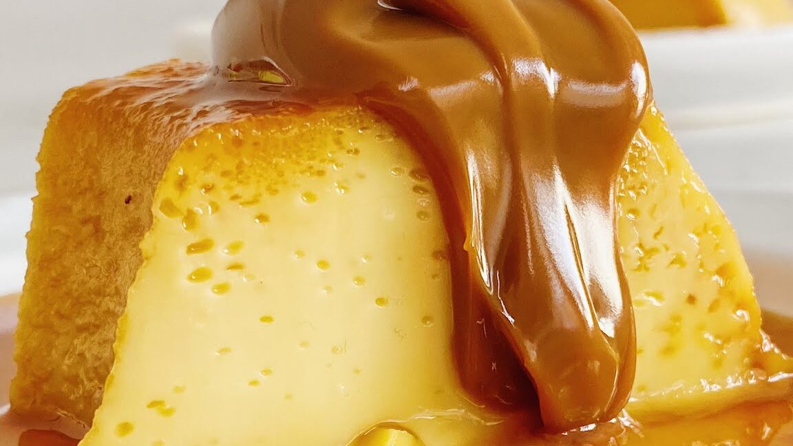 un delicioso flan casero argentino con caramelo