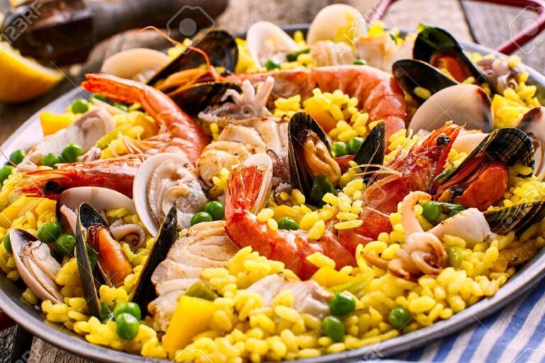 Cazuela de mariscos española: ¡explosión de sabor y tradición!