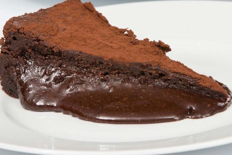 una tarta de chocolate irresistible y tentadora