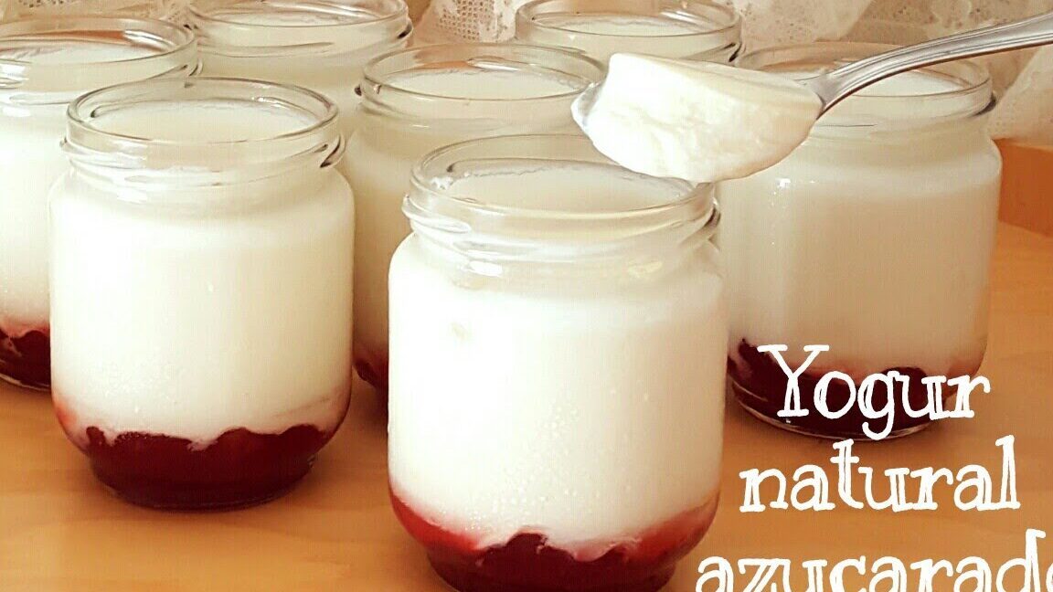 yogurt casero espeso y delicioso en frasco