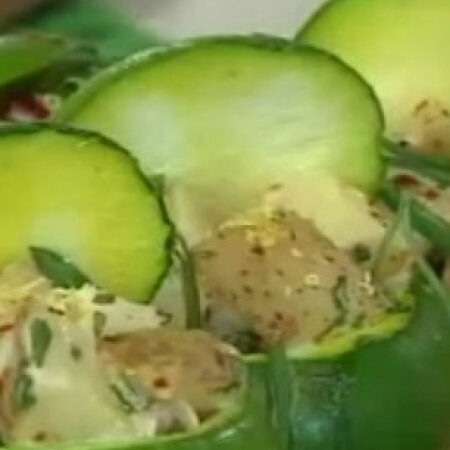 Zapallitos rellenos vegetarianos con ensalada de papas: ¡explosión de sabor en cada bocado!